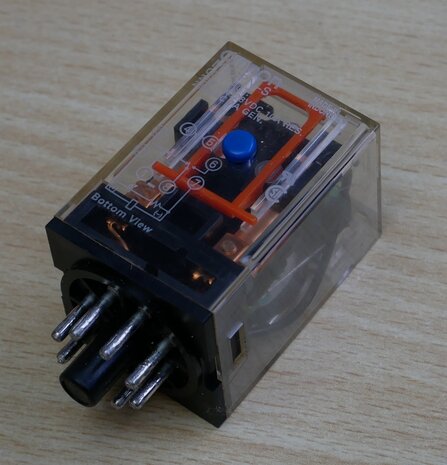 Omron MK2PN-S relais 24V DC 8 pin 10A