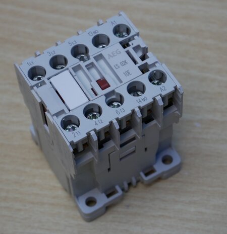 AEG LS02K.10-55 magneetschakelaar 3P 1NO 24V 20A 137632