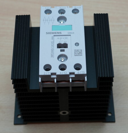 Siemens 3RF2440-1AC45 Semiconductor contactor DC 3 phase 3RF24401AC45