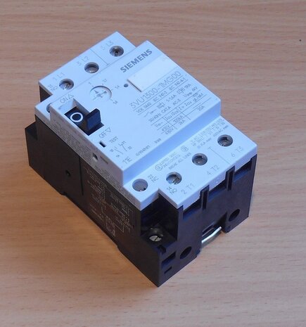 Siemens starter protector 3VU13001MG00 1-1.6AMP 3P 690V 1NO 1NC