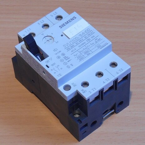 Siemens 3VU1300-1MH00 starter protector 3P 1.6-2.4A 1NC+1NO