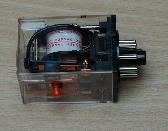 Omron MK2P-S relay 220VAC 8 pin