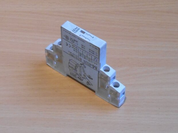 Eaton moeller NHI11-PKZO contact block 1NO/1NC