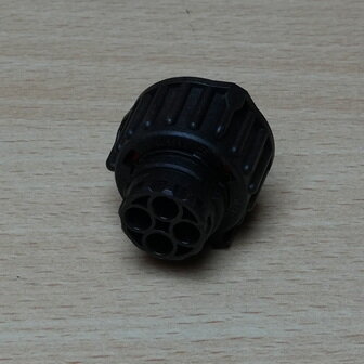 TE-Connectivity-AMP-1-965569-1-ronde-connector-4P
