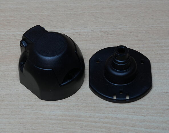 Stekkerdoos-12V-7P-rubber-tule