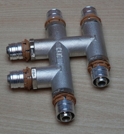 Uponor-1015635-S-Press-kruiskoppeling