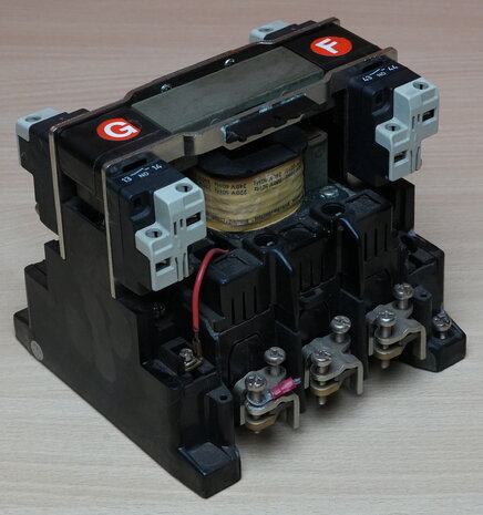 Klockner Moeller DIL 4-22 Magnetschalter 3-polig 2&Ouml;+2SCH 220V 240V 50/60 Hz 260A