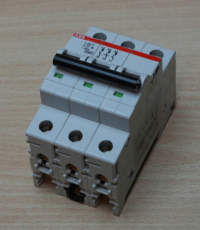 ABB-S200P-K-20A-installatieautomaat-3P-2CDS283001R0487