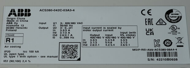 ABB 3AXD50000031863 frequentieomvormer ACS380-042C-03A3-4, 0.75 kW, 400-480 VAC