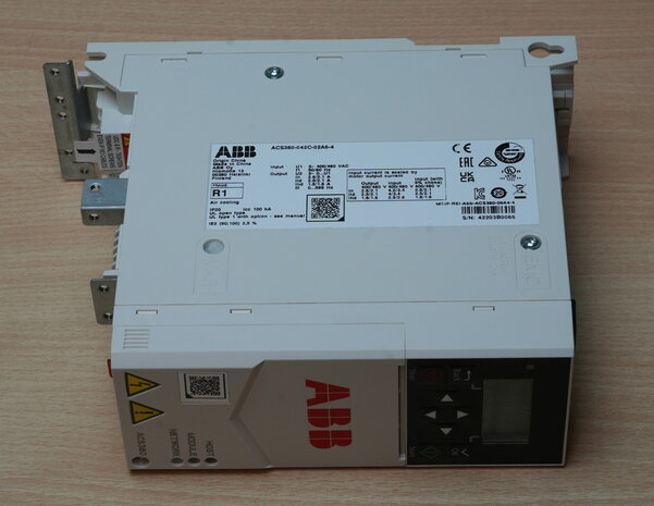 ABB ACS380-042S-02A6-4 LV AC machinery drive module 3AXD50000031897