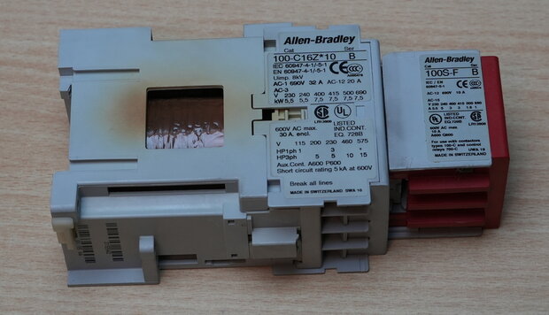 Allen Bradley 100S-C16DJ14C contactor 24V DC 3P 1NO+3NC