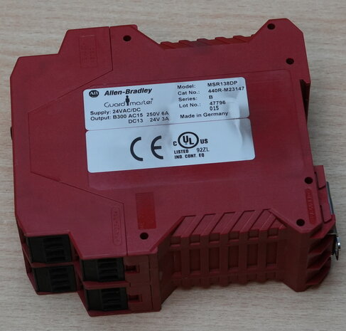 Allen Bradley MSR138DP veiligheidsrelais 24V AC/DC 440R-M23147