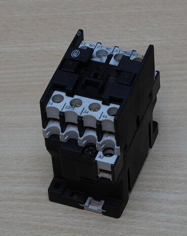 Klockner-Moeller-DILR31-magneetschakelaar-3NO-1NC-230V-240V
