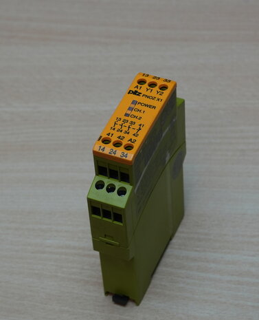 Pilz-PNOZ-X1-24V-Veiligheidsrelais-3NO-1NC-774300