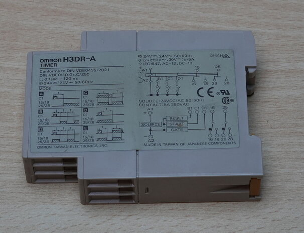 Omron H3DR-A tijdrelais 24V 0,1 - 120hrs