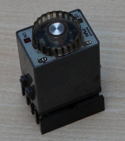 Matsushita-PMH-30M-AC220V-tijdrelais-AT4132