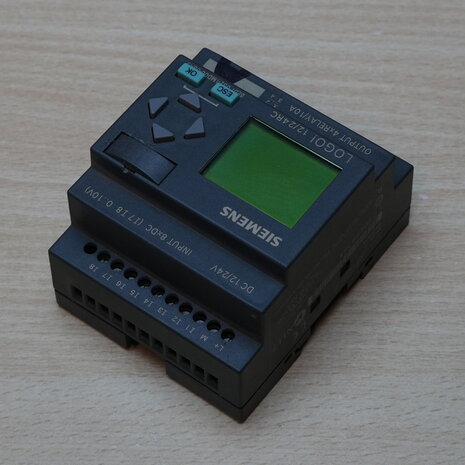 Siemens 6ED1052-1MD00-0BA3 LOGO! 12/24RC logic module 12V 24V