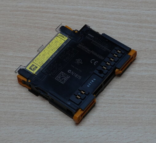 Omron-GRT1-OD8-1-digitale-uitgangsmodule-24V-DC
