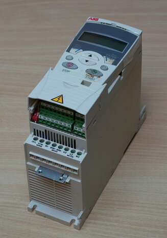 ABB ACS355-03E-05A6-4 Omvormer Aandrijving