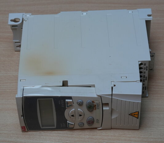 ABB ACS355-03E-05A6-4 Inverter Drive 2.2 kW, 3-phase, 5.6A