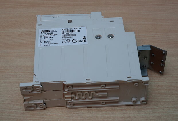 ABB ACS355-01E-02A4-2 Omvormer Aandrijving 0,37 kW, 1 fase, 2,4A