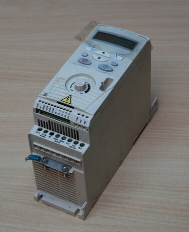 ABB ACS150-01E-04A7-2 Omvormer Aandrijving