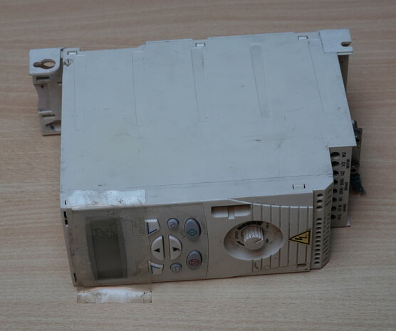 ABB ACS150-01E-04A7-2 Omvormer Aandrijving 0,75 kW, 1 fase, 4,7A