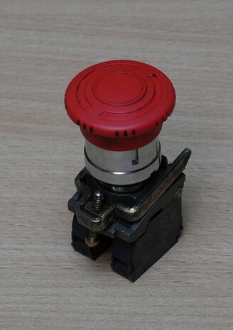 Telemecanique-noodstop-draaivergrendeling-rood-ZBE-102-nc