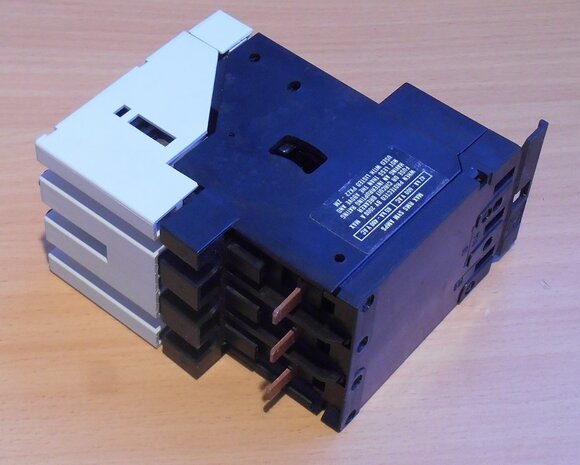 Moeller PKZ2 contact module module SE1A-230V 50Hz, 240V 60Hz