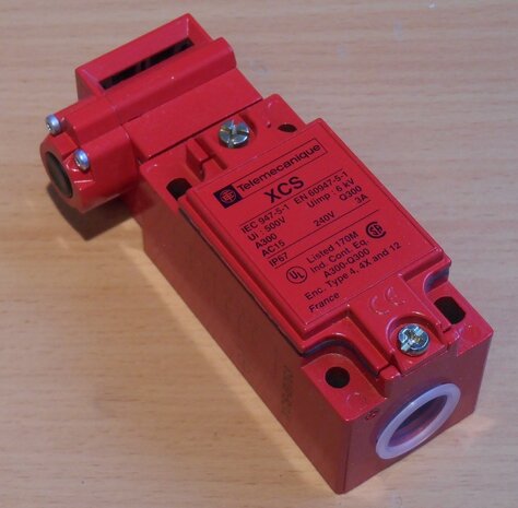 Telemecanique safety position switch limit switch XCS B703 018 539