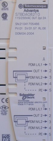 Telemecanique STB DAO 8210 Schneider PLC output module 205 776