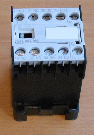 Siemens magneetschakelaar 3TH2031-0BB4 24VDC 3NO+1NC