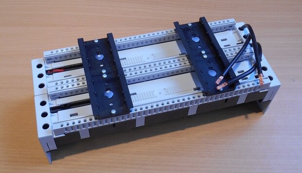 Rittal SV 9320.380 adapter 25A 90mm, AWG12, 2 TS, Abg. hierboven (E-Cu 5mm)