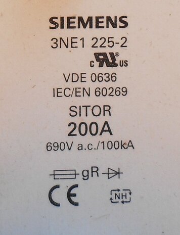 Siemens 3NE1225-2 AG sitor mespatroon smeltpatroon GR DIN 43620 200A AC 500V