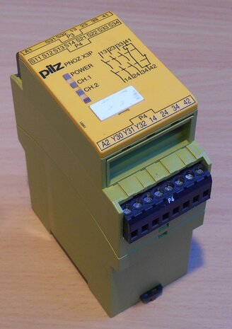 Pilz PNOZ X3P 24VDC 24VAC 3n / o 1n / c 1So relays Safety Relays 777 310