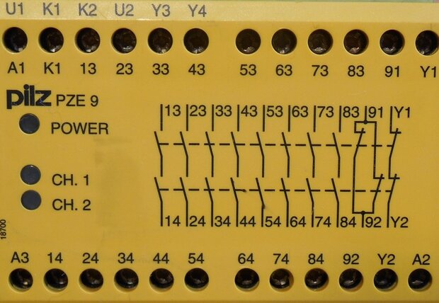 Pilz PZE 9 24VDC 8n/o 1n/c 774150 veiligheidsrelais relais