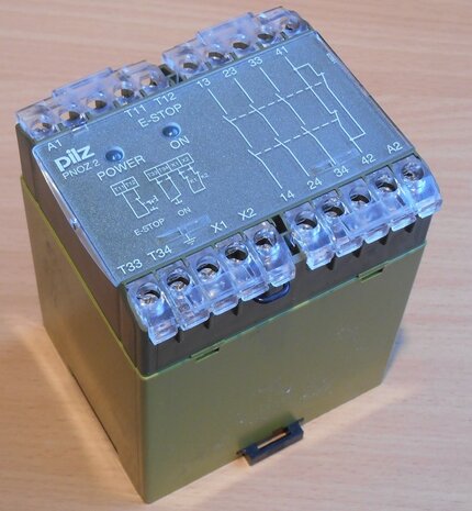 PILZ PNOZ 2 24 VWS 24VAC 3NO / 1NC safety relay relay 475700