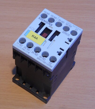 Siemens 3RH1140-1AP00 contactor AC 230V 10A 4NO (gebruikt)