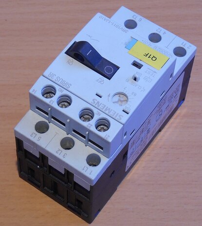 Siemens Motorbeveiligingsschakelaar 3RV1011-1JA10 7-10A incl. hulpcontact