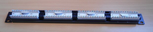 AMP T568B patch panel 24 port netconnect CAT 5, 557870