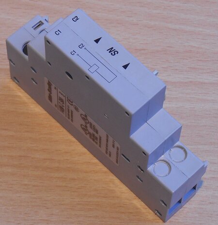 Allen Bradley 140M-C-SNA shunt release 240-260V 60Hz