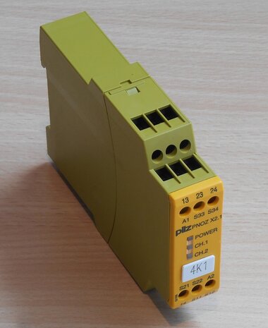 Pilz PNOZ X2.1 relay 774306 24V AC/DC 2n/o