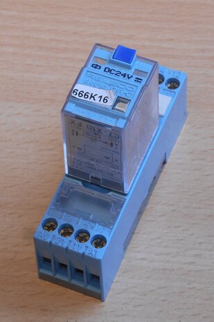 Releco C7-X10 FX relay 24V DC incl. Releco LR38486 relay socket