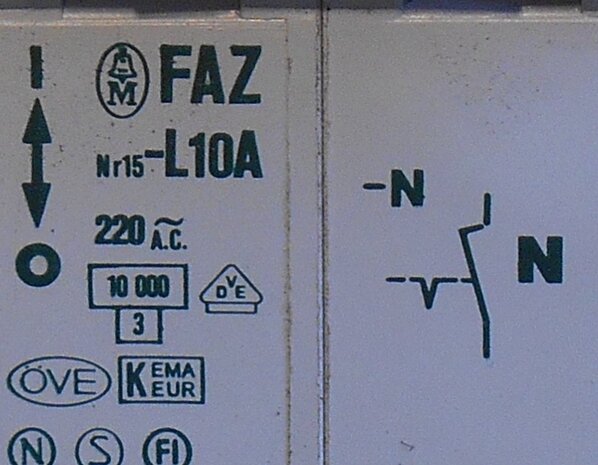 Moeller FAZ-L10A Circuit breaker 220 2P