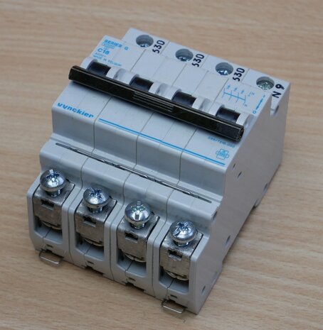 Vynckier G C16 circuit breaker 16A 3P+N 400V